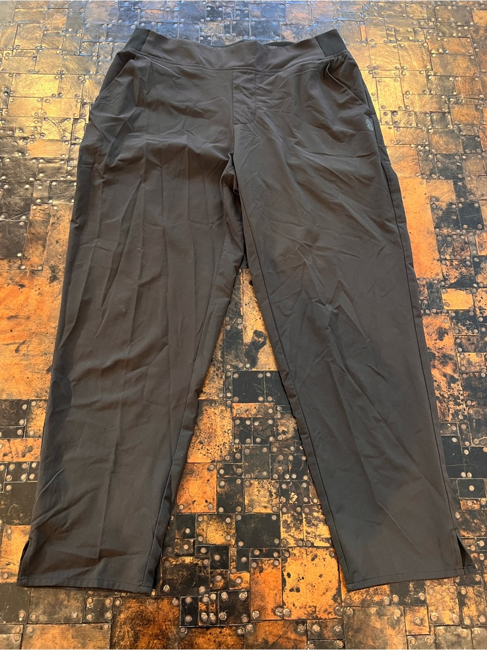 Tommy Bahama Black Pull-On Ankle Pants